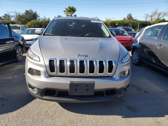1C4PJLCB5JD538892 Jeep Cherokee Latitude