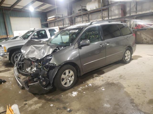 2004 Toyota Sienna XLE