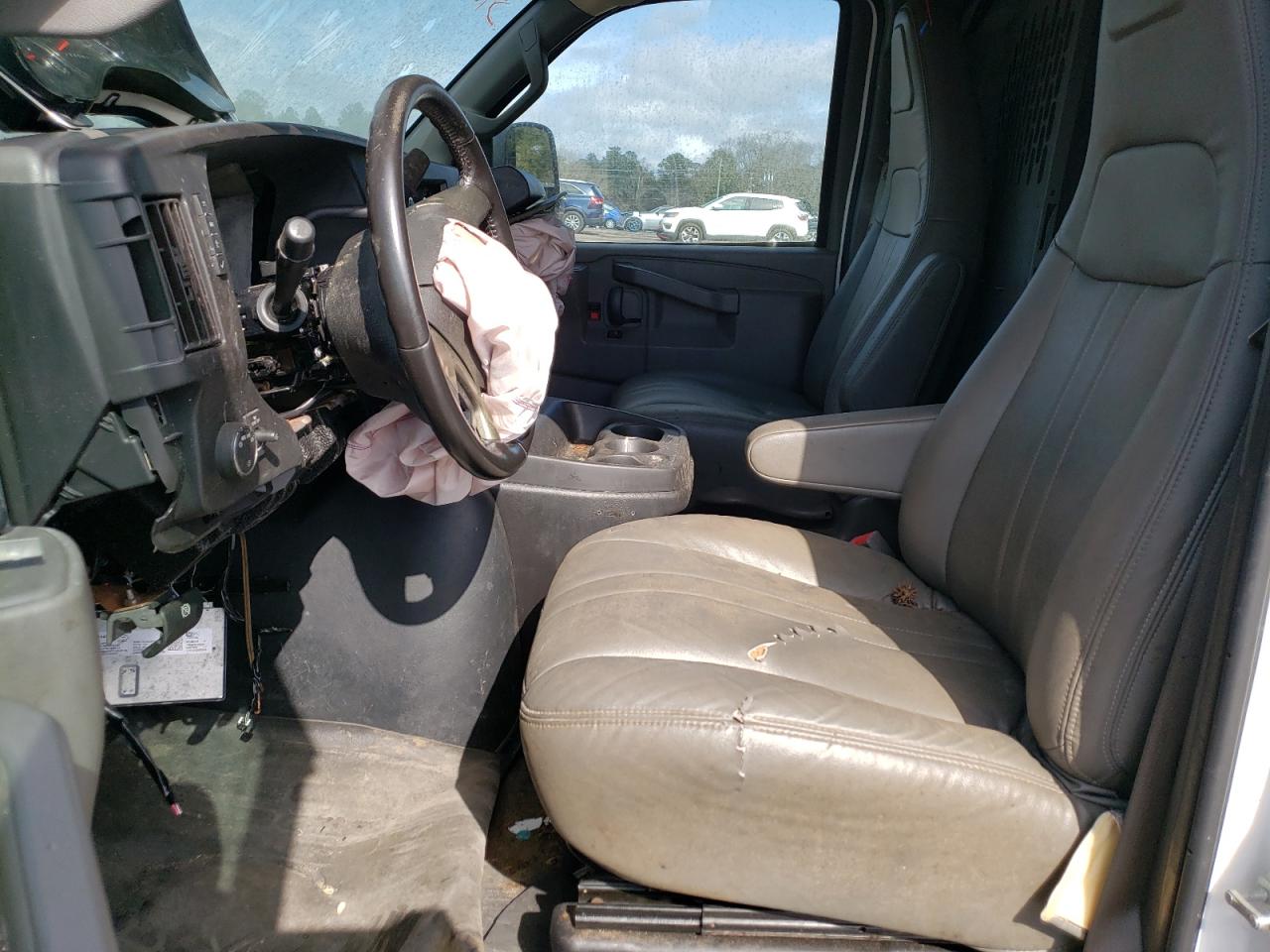VIN: 1GCWGAFG9K1348151 2019 CHEVROLET EXPRESS