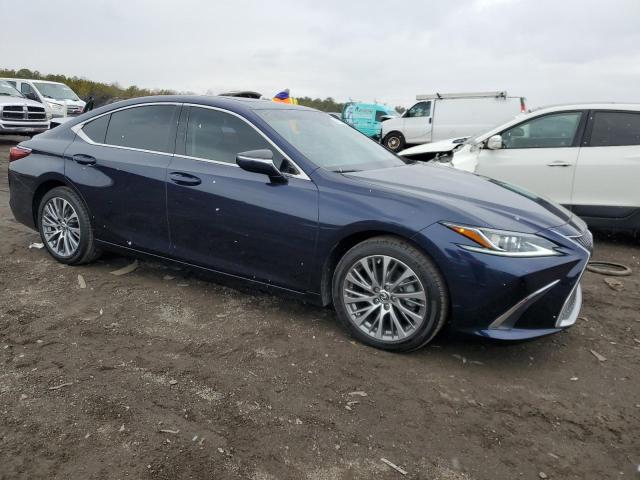 VIN 4T1B11HK0KU220165 2019 Toyota Camry, LE no.4