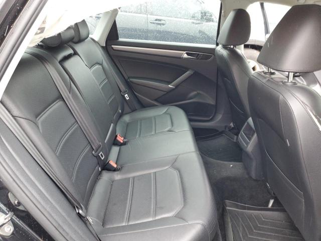 2017 VOLKSWAGEN PASSAT R-L - 1VWDT7A38HC072727
