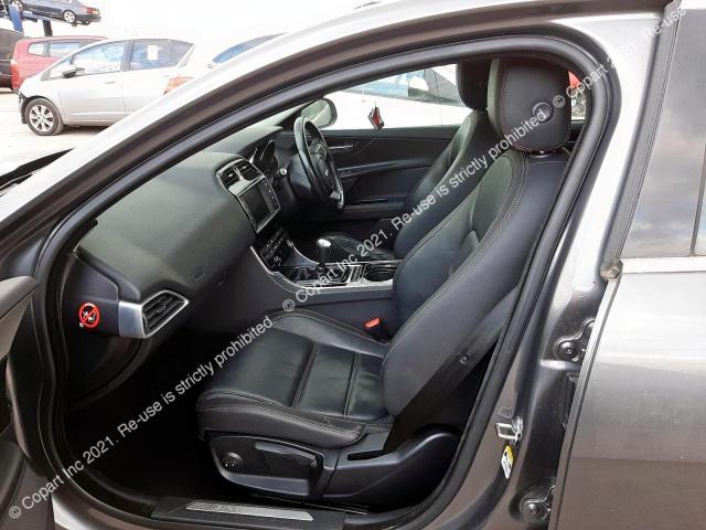 SAJAB4CN5GA928065 Jaguar XE PRESTIG