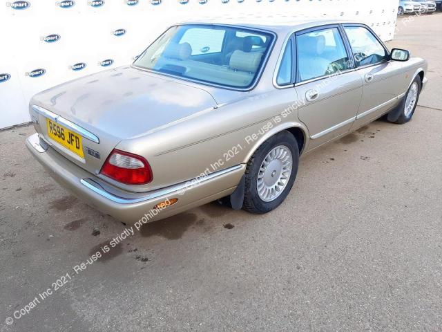 SAJJJALG3CR833602 Jaguar Xj8 Auto