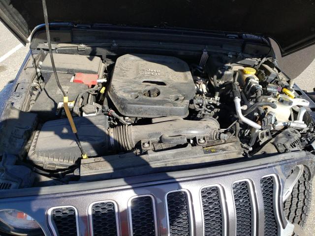 1C4HJXENXJW246114 Jeep Wrangler Unlimited Sahara