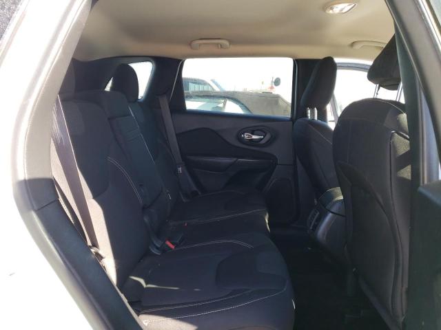 1C4PJMCS4FW686582 Jeep Cherokee Latitude