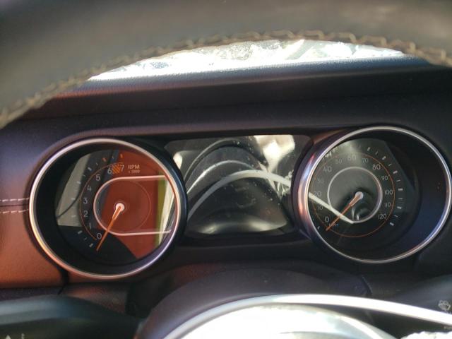 1C4HJXENXJW246114 Jeep Wrangler Unlimited Sahara