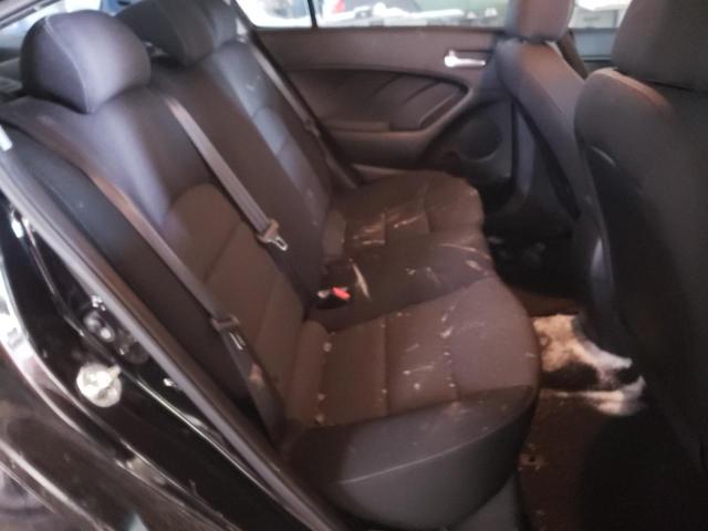 3KPFK4A75JE220671 KIA FORTE LX