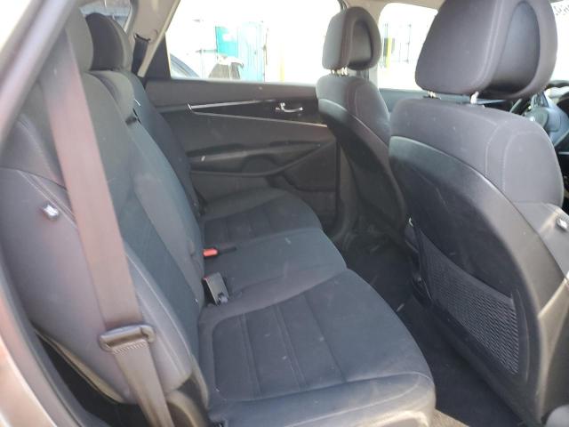 5XYPG4A58GG132147 KIA SORENTO LX