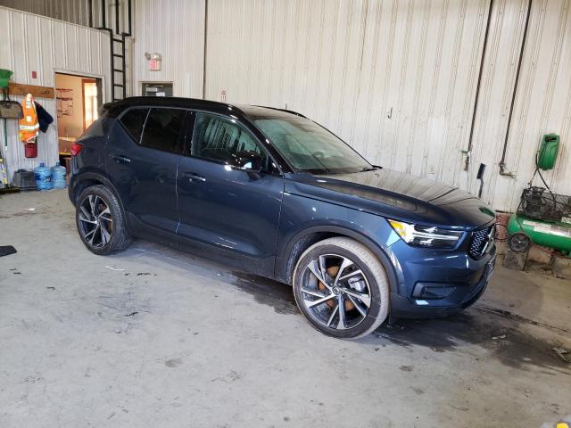 2022 VOLVO XC40 T5 R- - YV4162UM2N2757728