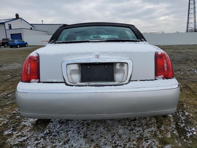 1LNHM81W7YY903280 Lincoln TOWNCAR