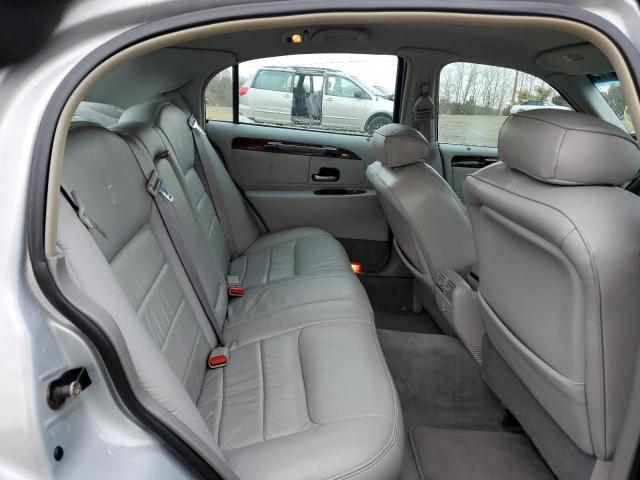 1LNHM81W7YY903280 Lincoln TOWNCAR
