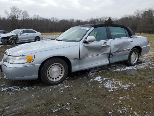 2000 Lincoln Town Car Executive