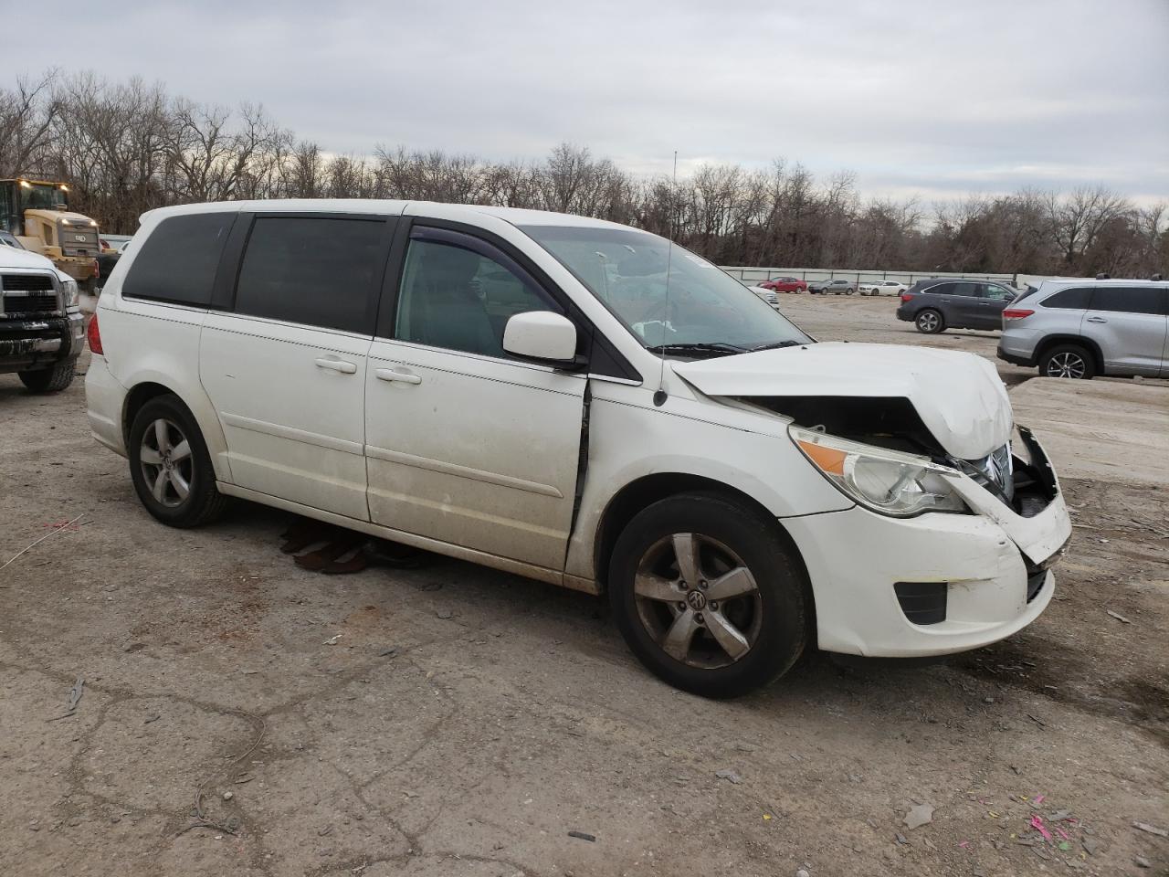 2V4RW3D12AR242473 2010 Volkswagen Routan Se