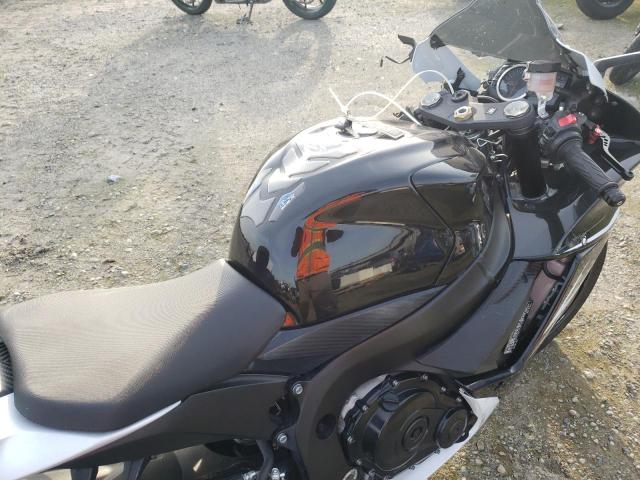 2014 SUZUKI GSX-R600 - JS1GN7FA8E2101236