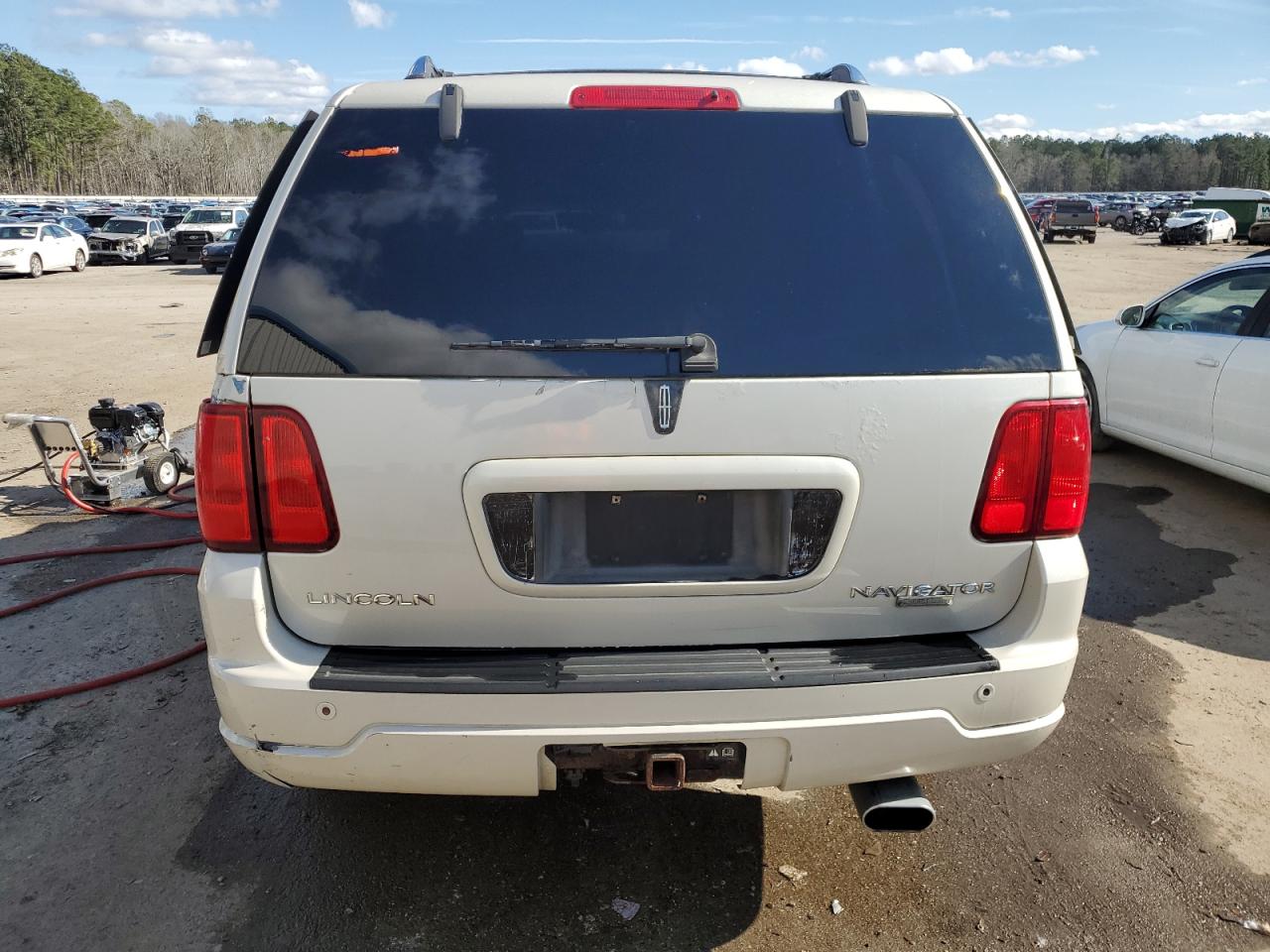 2005 Lincoln Navigator VIN: 5LMFU28535LJ10436 Lot: 39720833