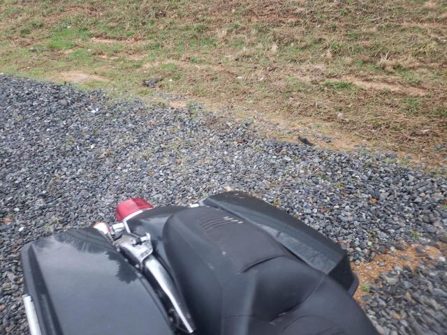 2009 HARLEY-DAVIDSON FLHX - 1HD1KB4109Y651915