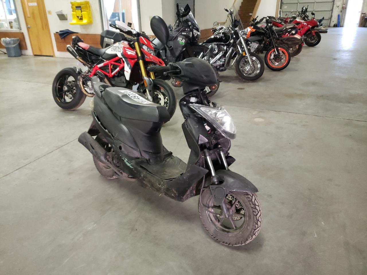 L4HCATA18L6000113 CHIC SCOOTER 2020