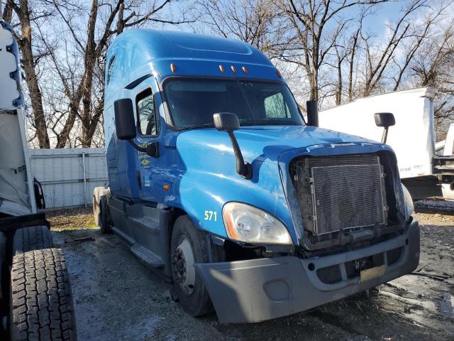 Salvage trucks for sale at Louisville, KY auction: 2016 Freightliner Cascadia 125