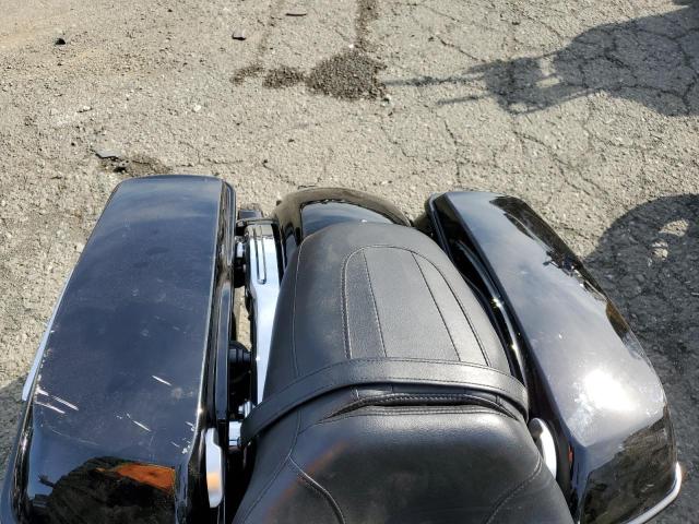 2019 HARLEY-DAVIDSON FLHX - 1HD1KBC33KB680952