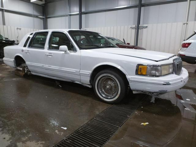 1LNLM81W3RY655752 Lincoln TOWNCAR