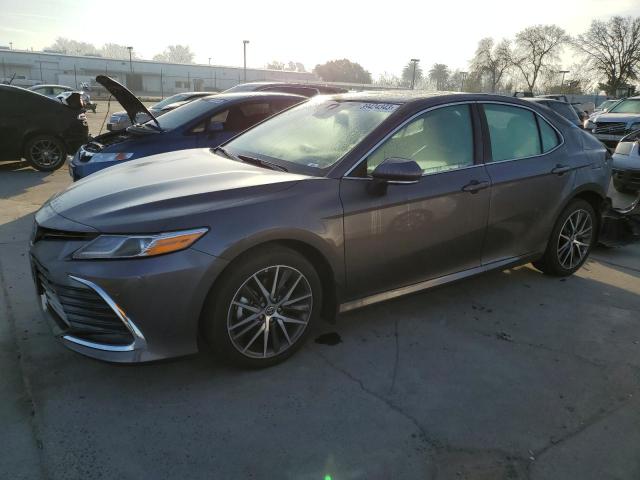 TOYOTA CAMRY XLE