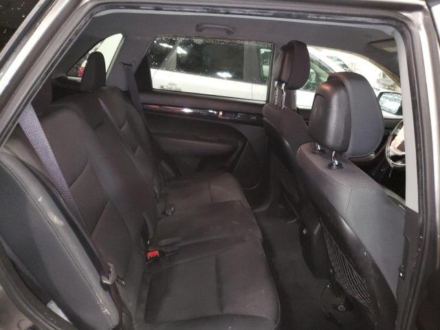 5XYKTDA18BG043433 KIA Sorento Base