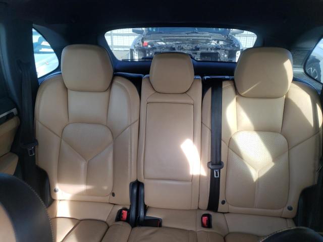 2016 PORSCHE CAYENNE - WP1AA2A27GLA10030
