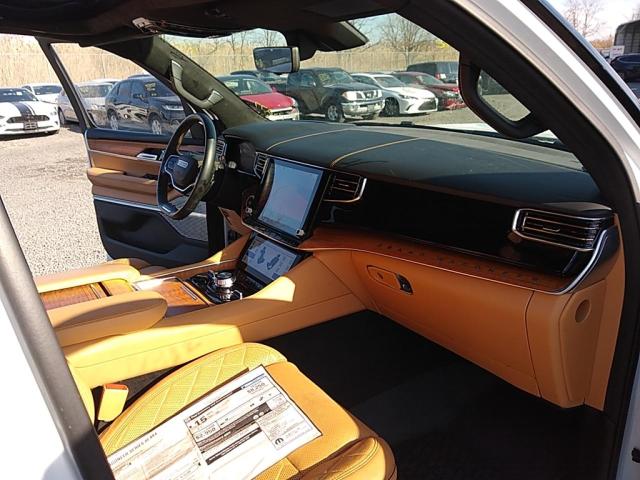 1C4SJVGJ8NS110842 Jeep Grand Wagoneer Series Iii