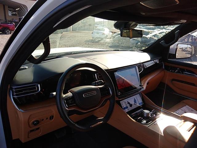 1C4SJVGJ8NS110842 Jeep Grand Wagoneer Series Iii