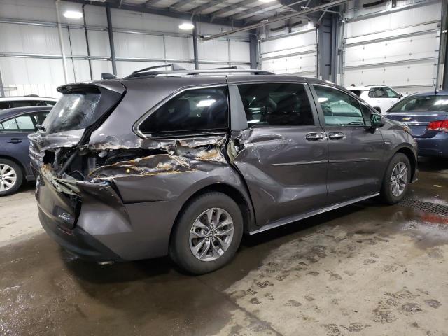 2022 TOYOTA SIENNA XLE 5TDJRKEC9NS136494