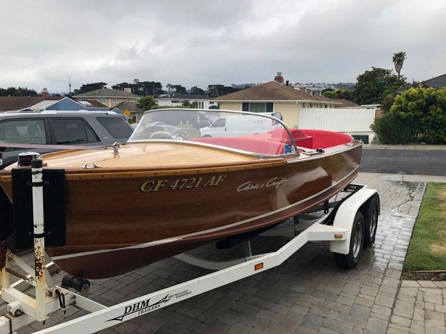 Botes con título limpio a la venta en subasta: 1956 Chris Craft Sportsman