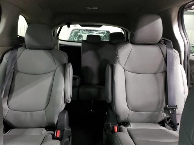 2022 TOYOTA SIENNA XLE 5TDJRKEC9NS136494