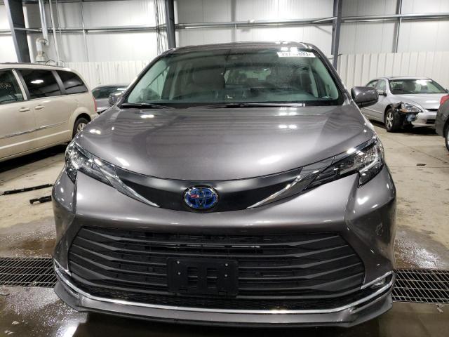 2022 TOYOTA SIENNA XLE 5TDJRKEC9NS136494