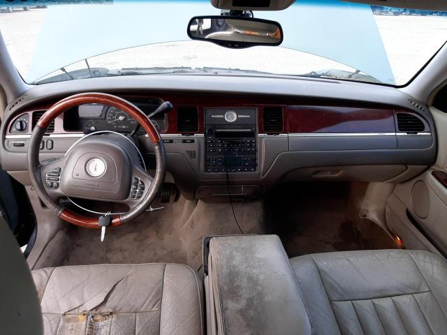 1LNHM82W13Y655843 Lincoln Town Car Signature