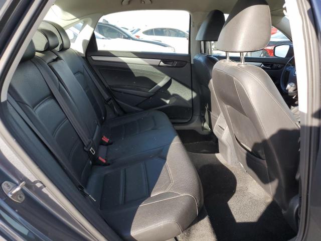 2015 VOLKSWAGEN PASSAT S - 1VWAT7A30FC060698