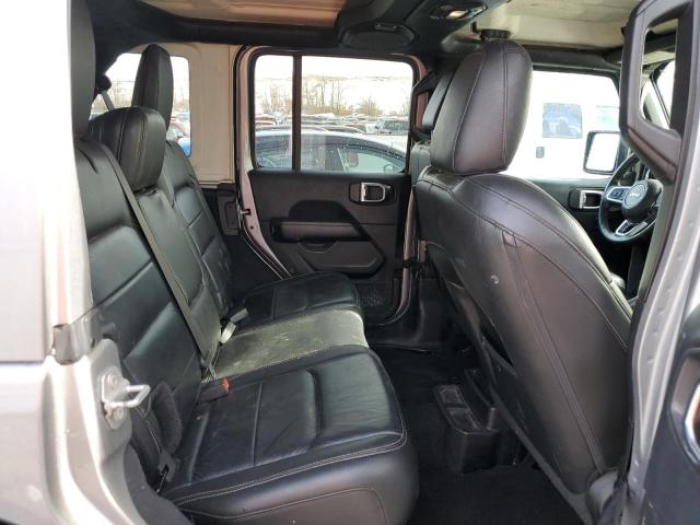 1C4HJXEG8JW124417 Jeep Wrangler Unlimited Sahara