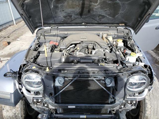1C4HJXEG8JW124417 Jeep Wrangler Unlimited Sahara