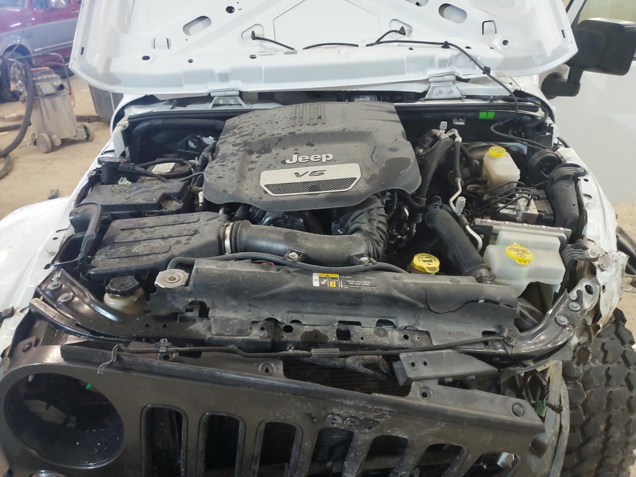 2018 Jeep Wrangler - Image 12