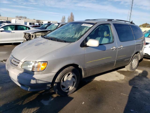 2002 Toyota Sienna LE