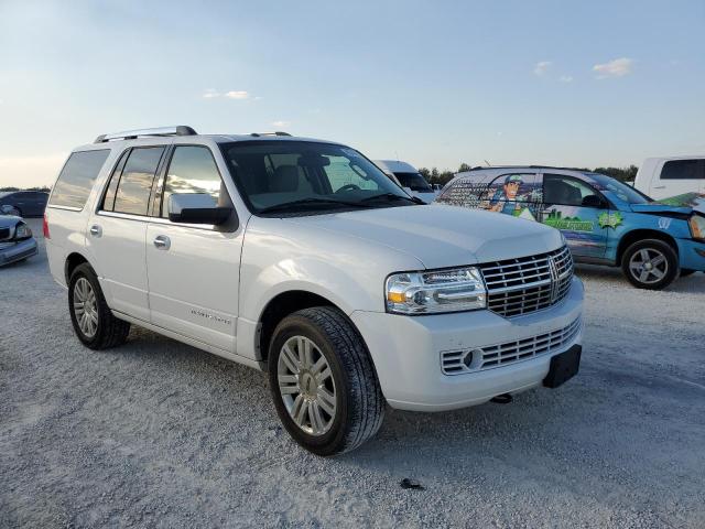 5LMJJ2J55EEL07853 Lincoln Navigator