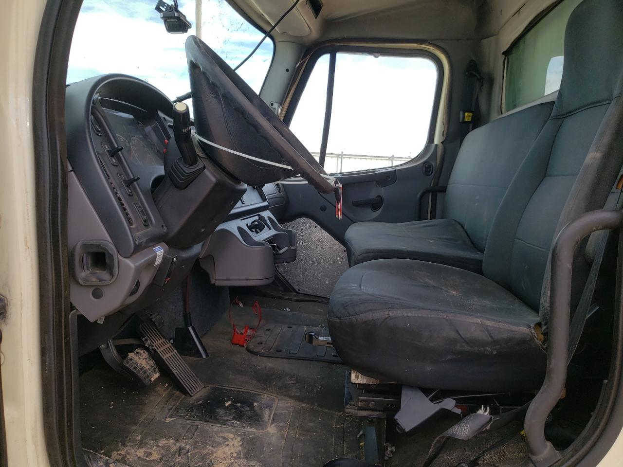 2012 FREIGHTLINER M2 106 MEDIUM DUTY - 1FVACWDT3CHBT1603