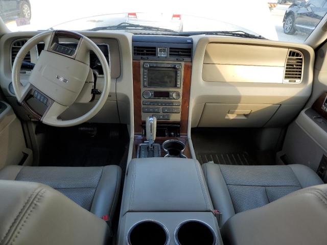5LMJJ2J55EEL07853 Lincoln Navigator