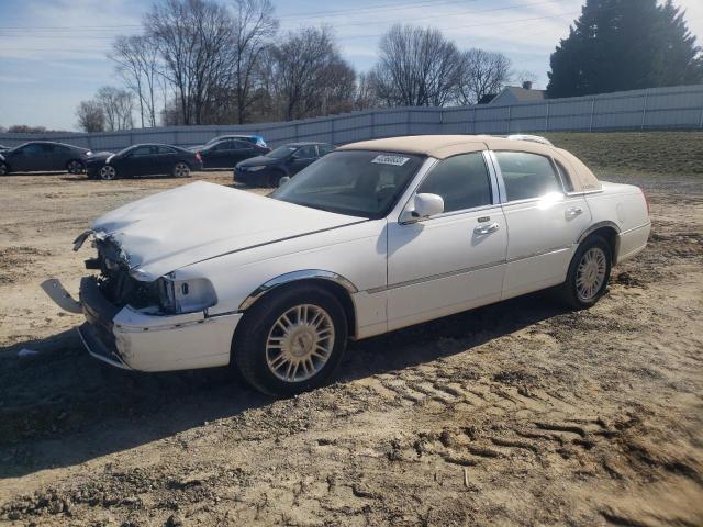 2009 Lincoln Town Car Signature Limited