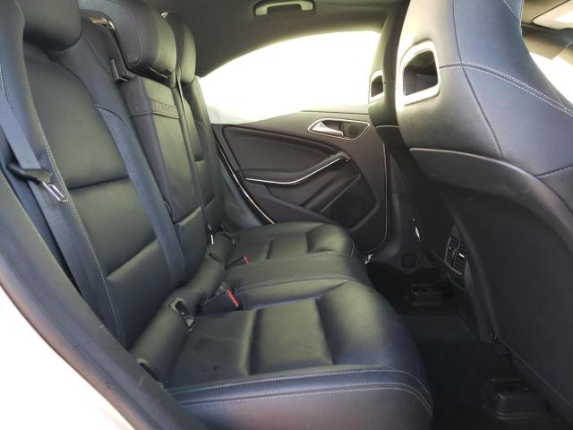 WDDSJ4GB2FN178028 Mercedes-Benz CLA 250 4MATIC