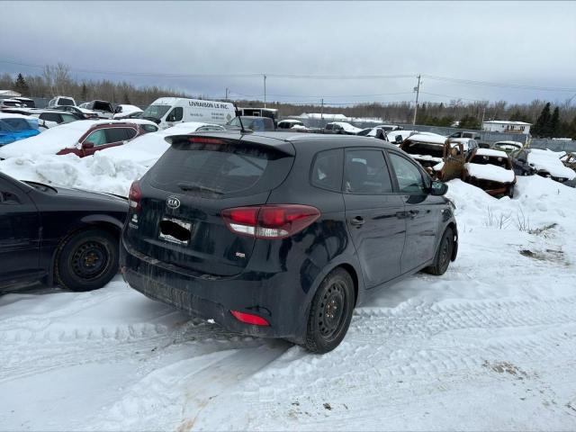 KNAHT8A35H7188144 KIA Rondo