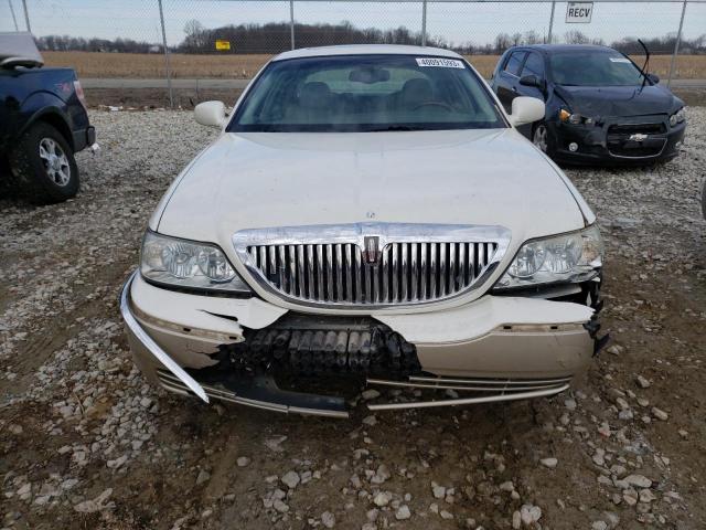 1LNHM82W05Y642374 Lincoln TOWNCAR
