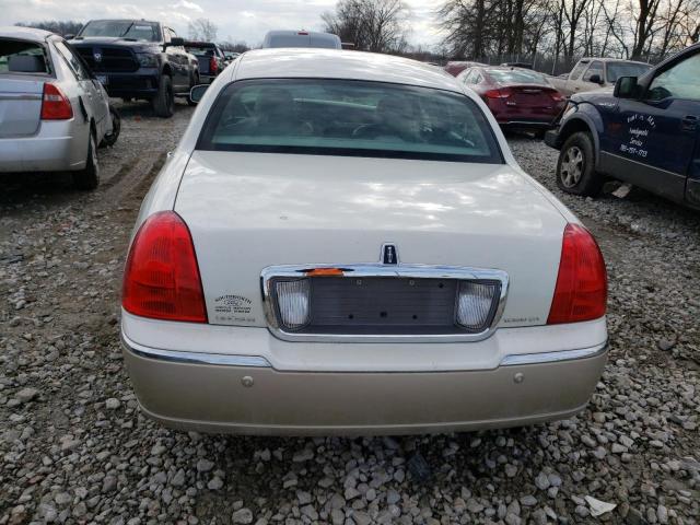 1LNHM82W05Y642374 Lincoln TOWNCAR