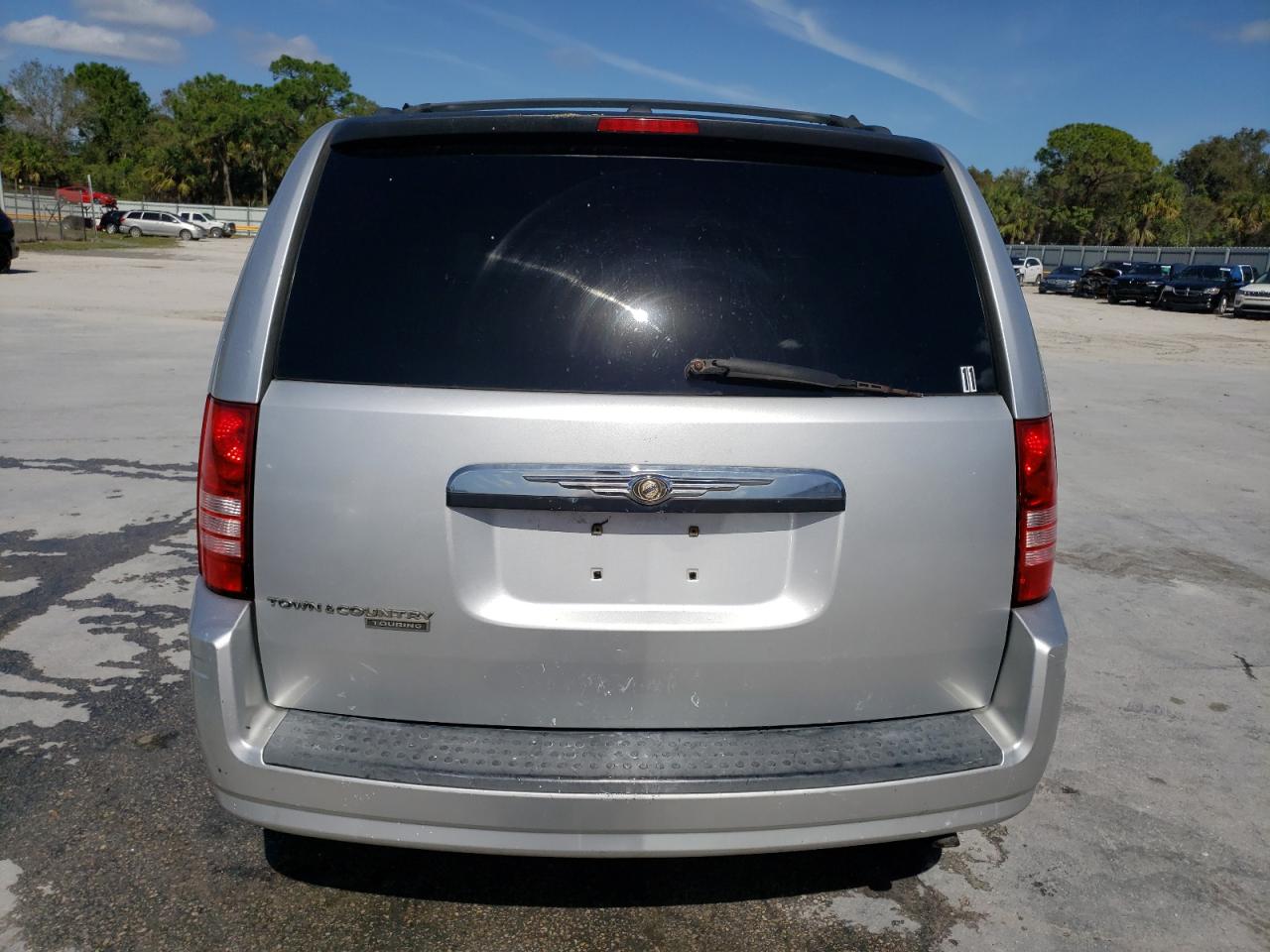 2A8HR54P18R775107 2008 Chrysler Town & Country Touring