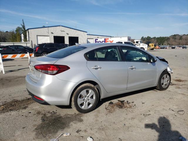 3KPFK4A7XJE284933 KIA Forte