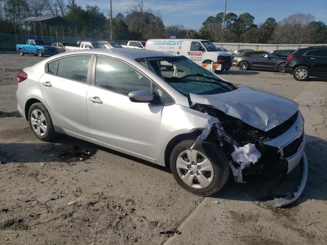 3KPFK4A7XJE284933 KIA Forte